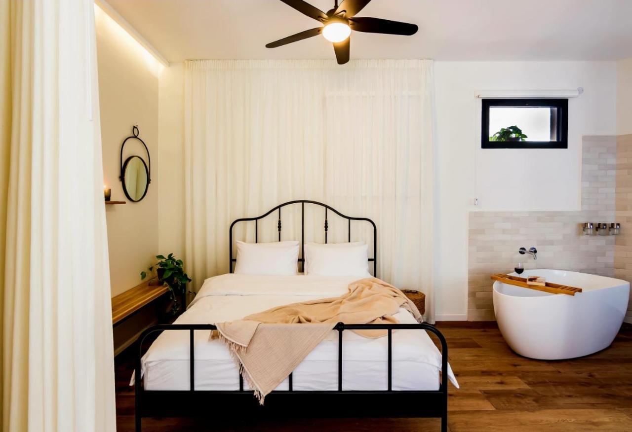 Jabotinsky 37 Bed & Breakfast Zikhron Ya'akov Exterior photo